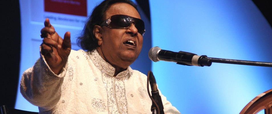 Shri Ravindra Jain performing live at Siri Fort,New Delhi